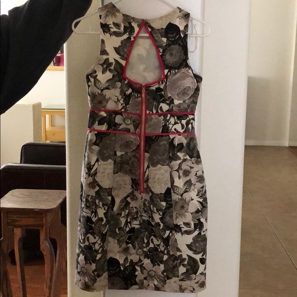 Tight fit black roses and hot pink lining - Picture 2 of 2